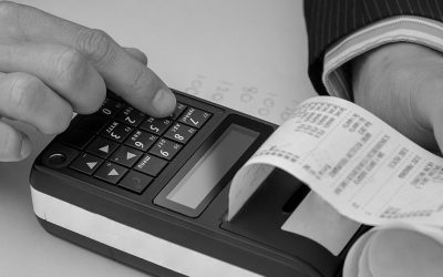 E-commerce store and fiscal cash register in e-commerce accounting