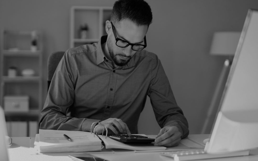How to value receivables at the end of the financial year?